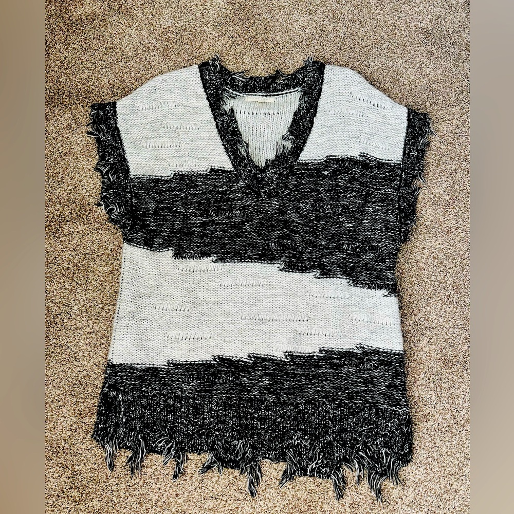 Gilded intent pullover